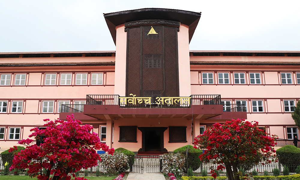 कुलमान घिसिङको रिटमा सर्वोच्चको कारण देखाउ आदेश