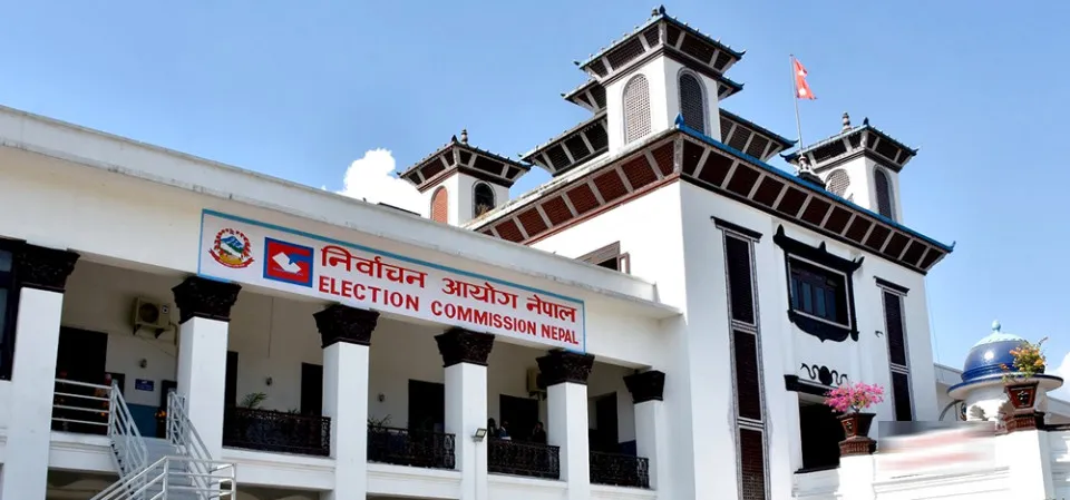 चुनावी प्रचारमा झण्डा प्रयोग सीमित गर्ने निर्वाचन आयोगको प्रस्ताव
