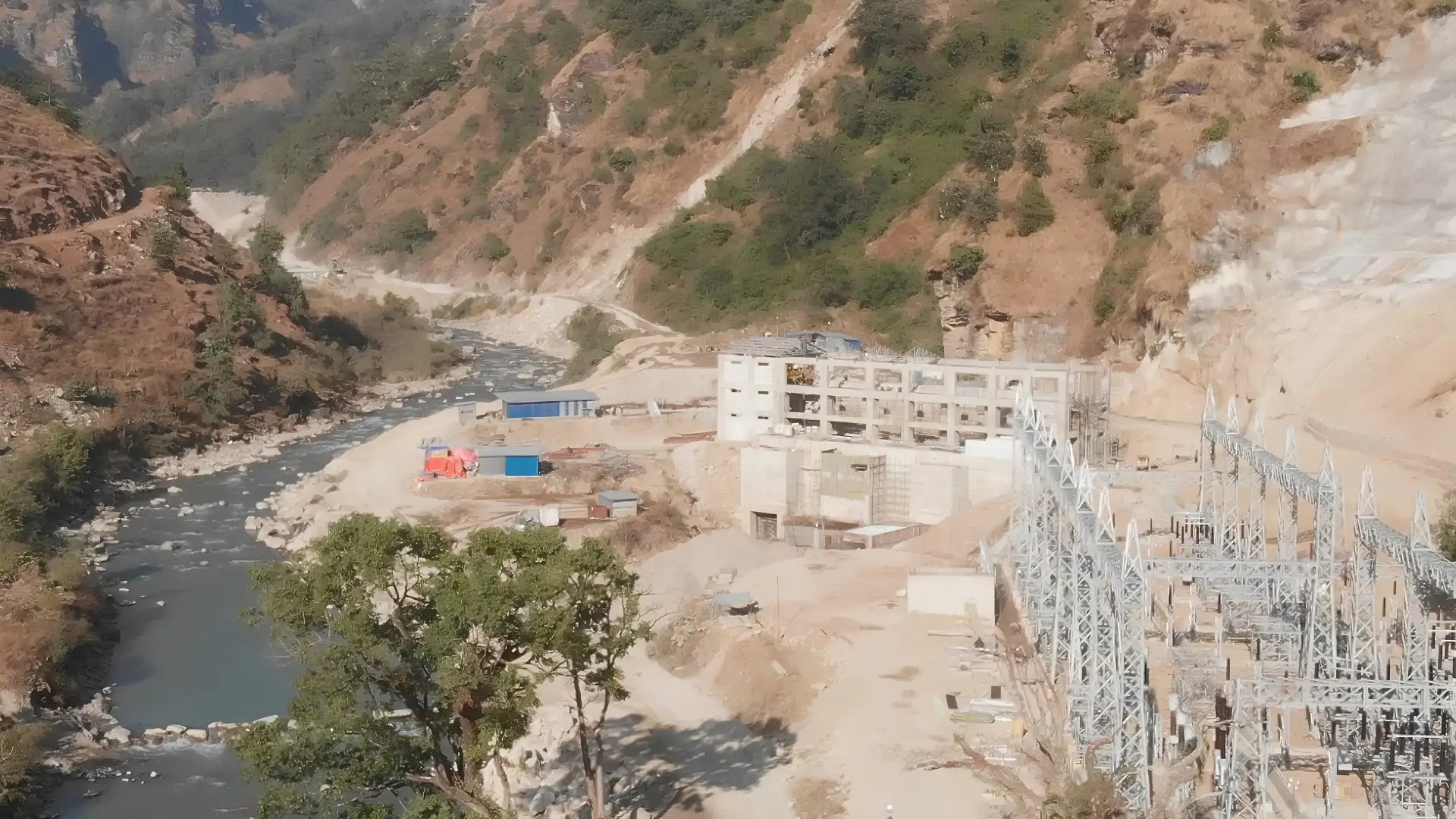 स्थानीय अवरोधले लिखु नदीका तीन जलविद्युत् आयोजना ठप्प, करोडौँको क्षति
