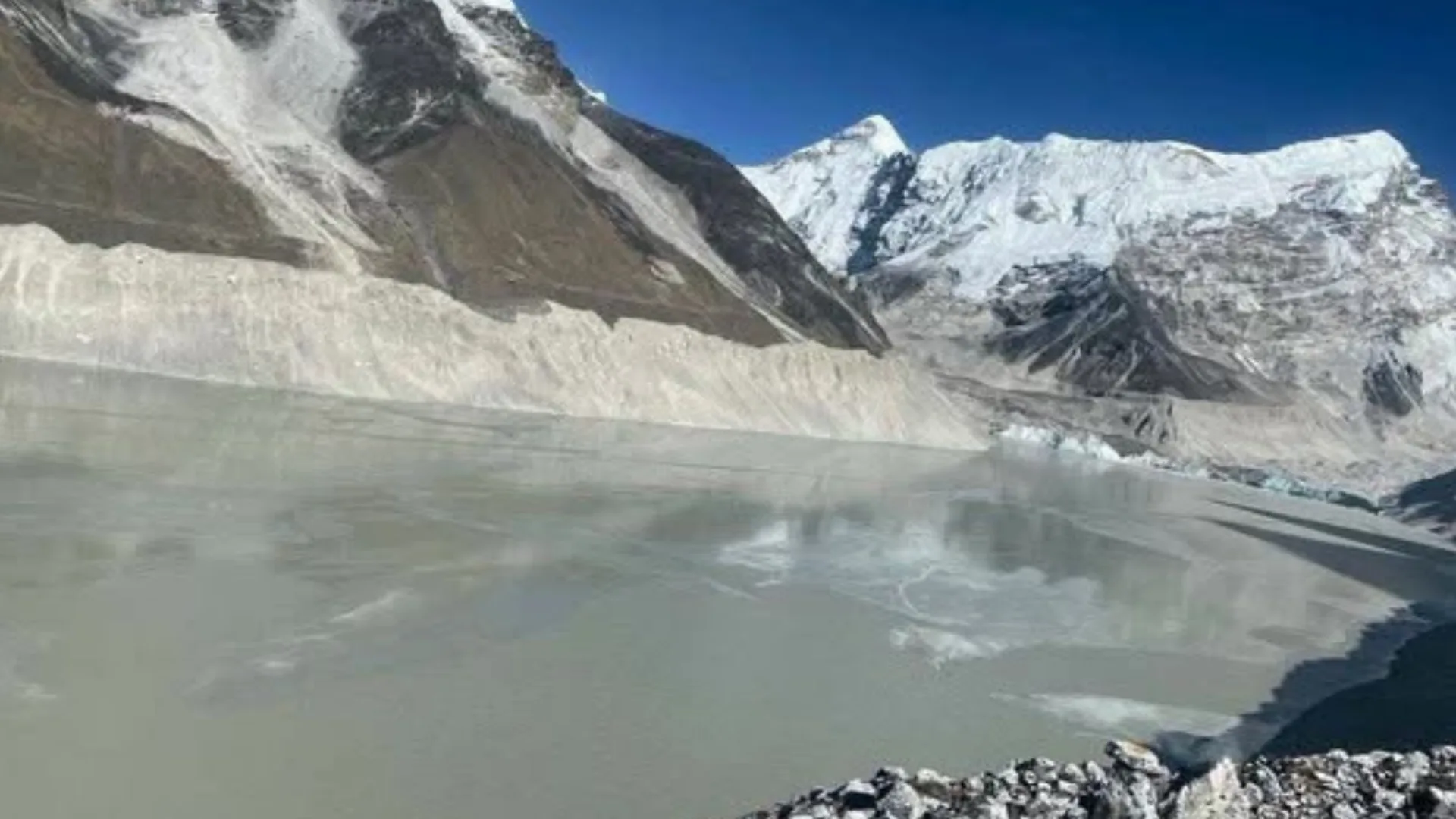 नेपाल–चीन सीमामा विपत्तिको 'टाइमबम': ४७ हिमताल उच्च जोखिममा, कूटनीतिक पहलमा ढिलाइ